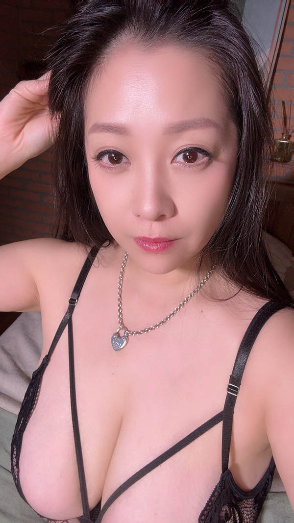 AV乳霸「小向美奈子」精选作品推荐介绍及封面预览